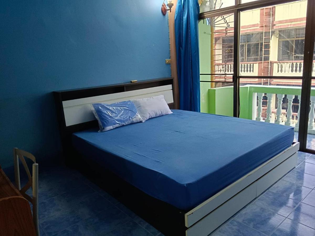 Yuri Guesthouse Bãi biển Jomtien Ngoại thất bức ảnh