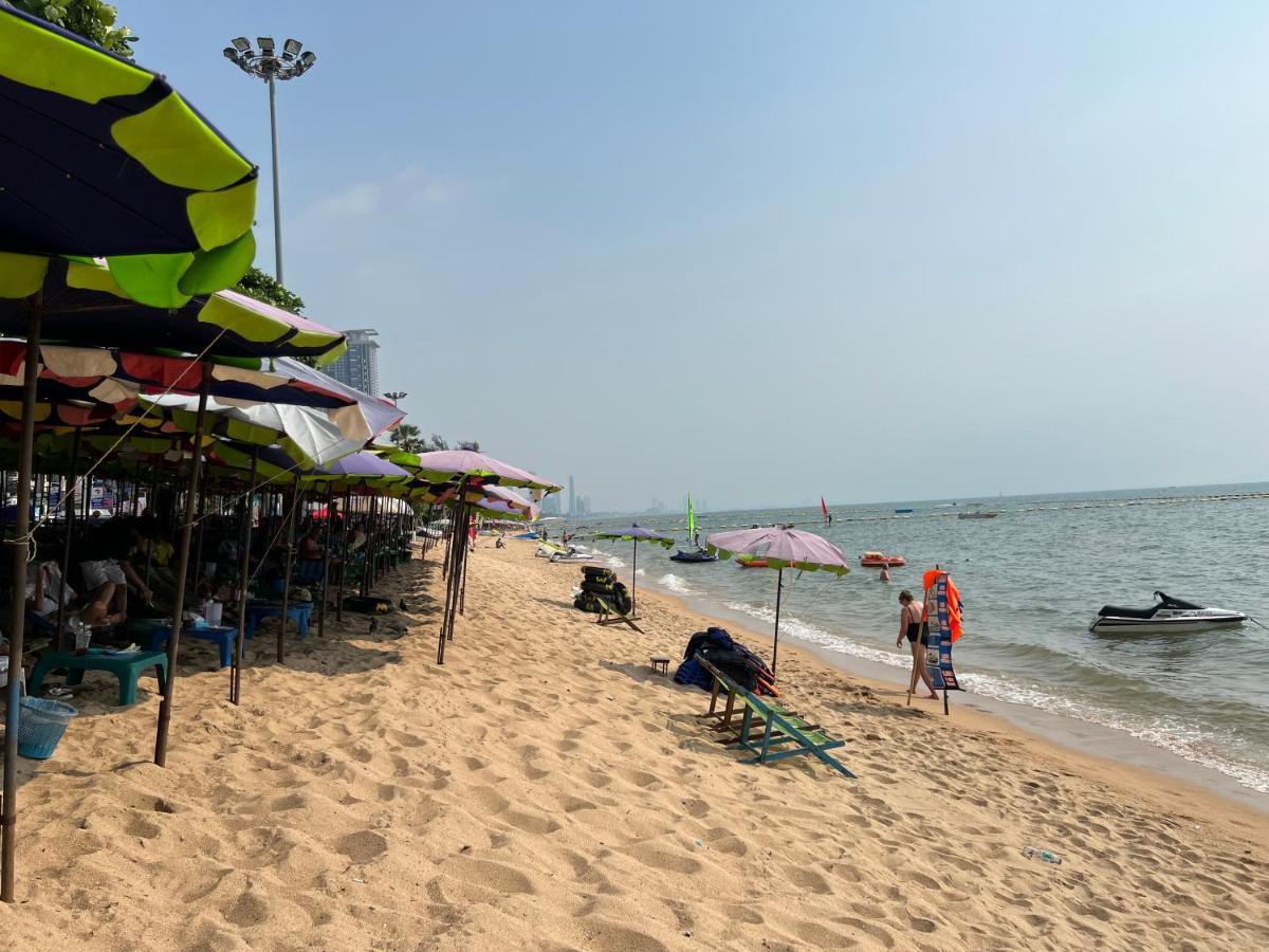 Yuri Guesthouse Bãi biển Jomtien Ngoại thất bức ảnh