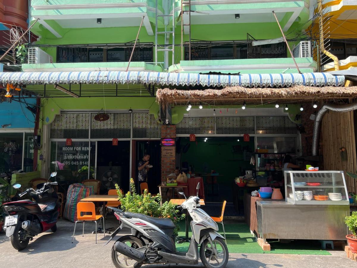 Yuri Guesthouse Bãi biển Jomtien Ngoại thất bức ảnh