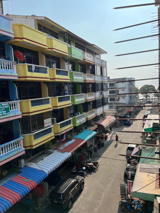 Yuri Guesthouse Bãi biển Jomtien Ngoại thất bức ảnh