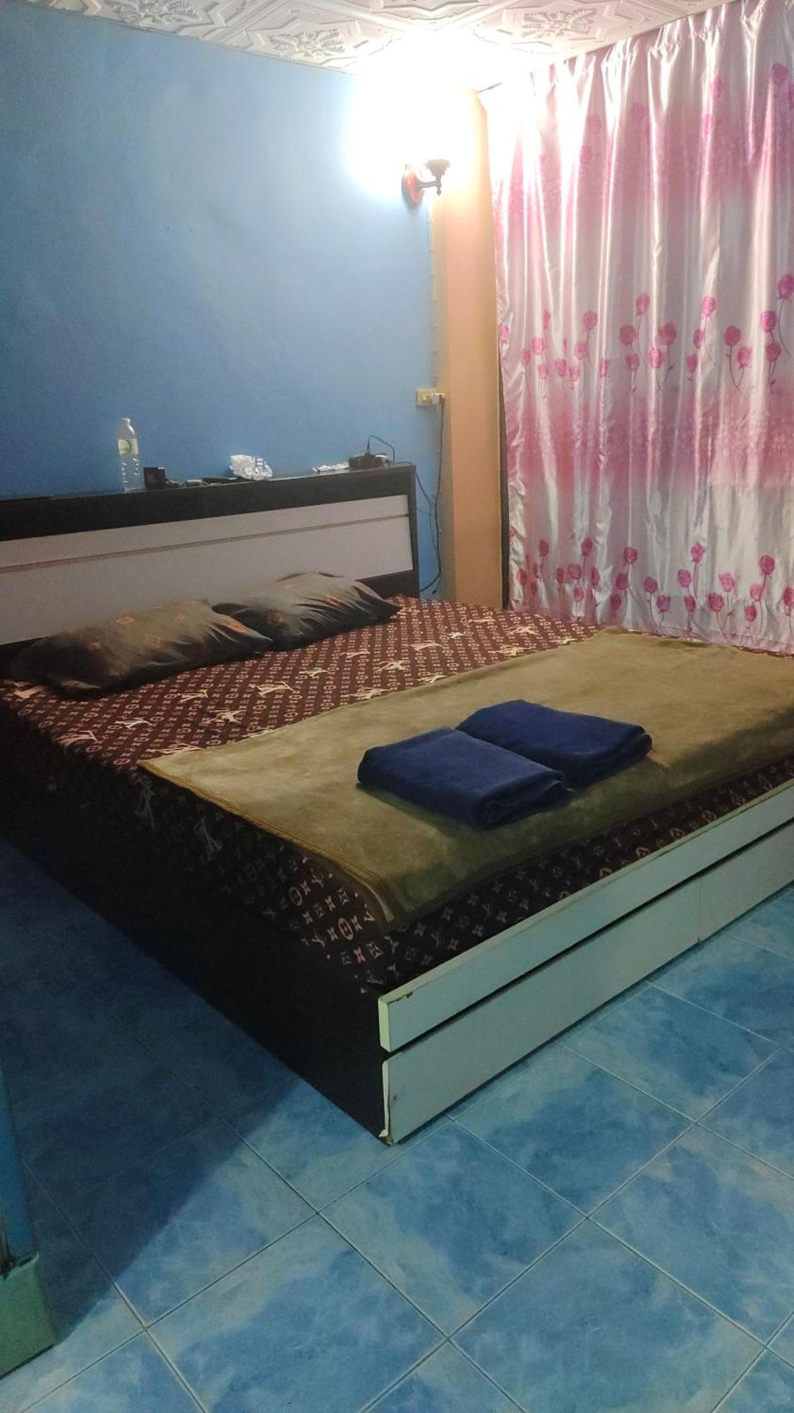 Yuri Guesthouse Bãi biển Jomtien Ngoại thất bức ảnh