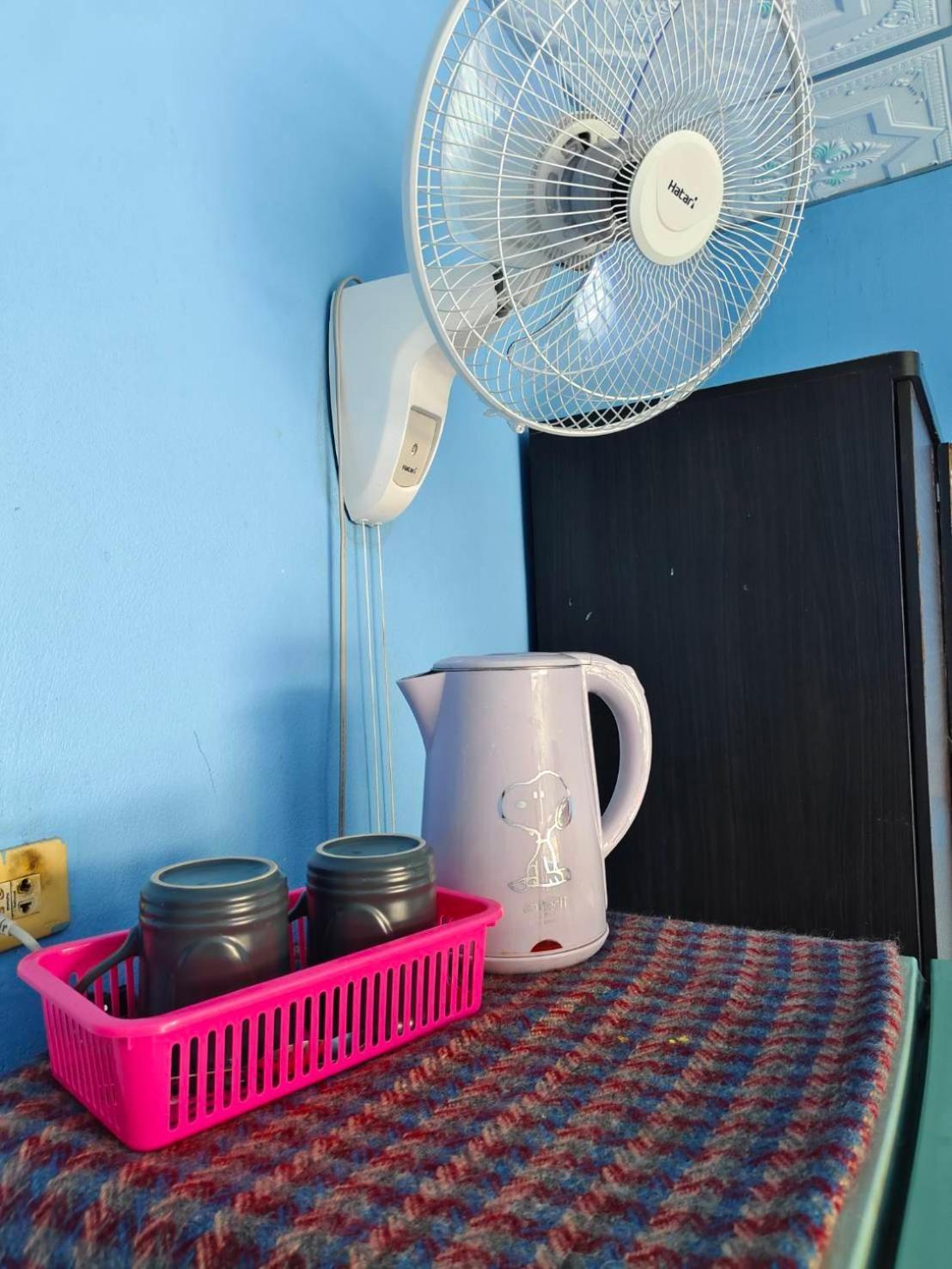 Yuri Guesthouse Bãi biển Jomtien Ngoại thất bức ảnh